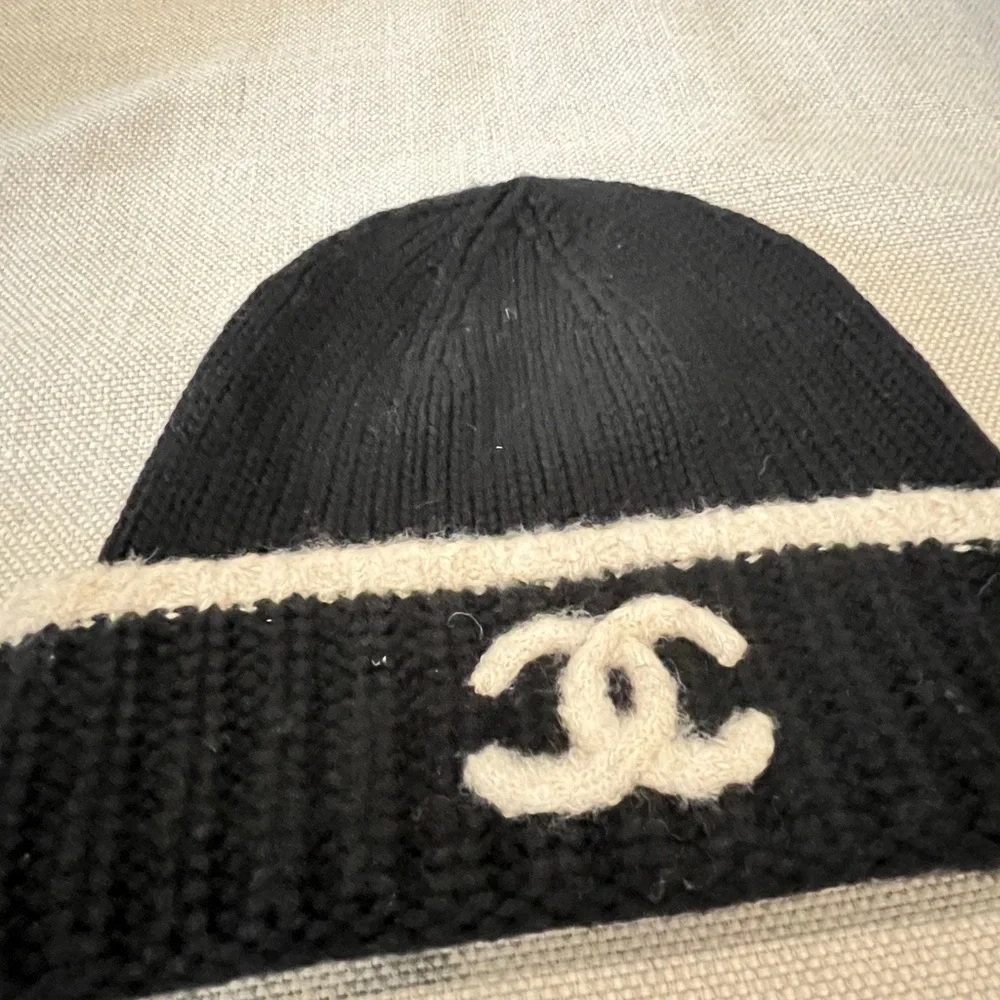 CHANEL Black Knit Beanie